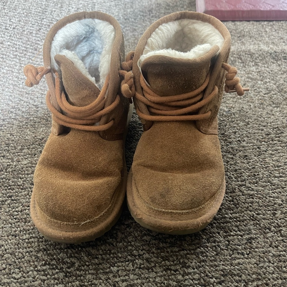 Brown uggs
